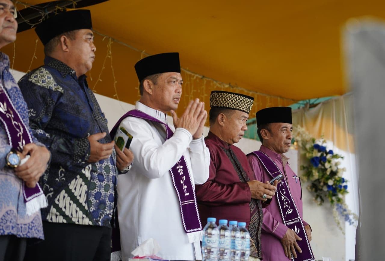 Foto Ria Norsan di Pakunegara Tayan