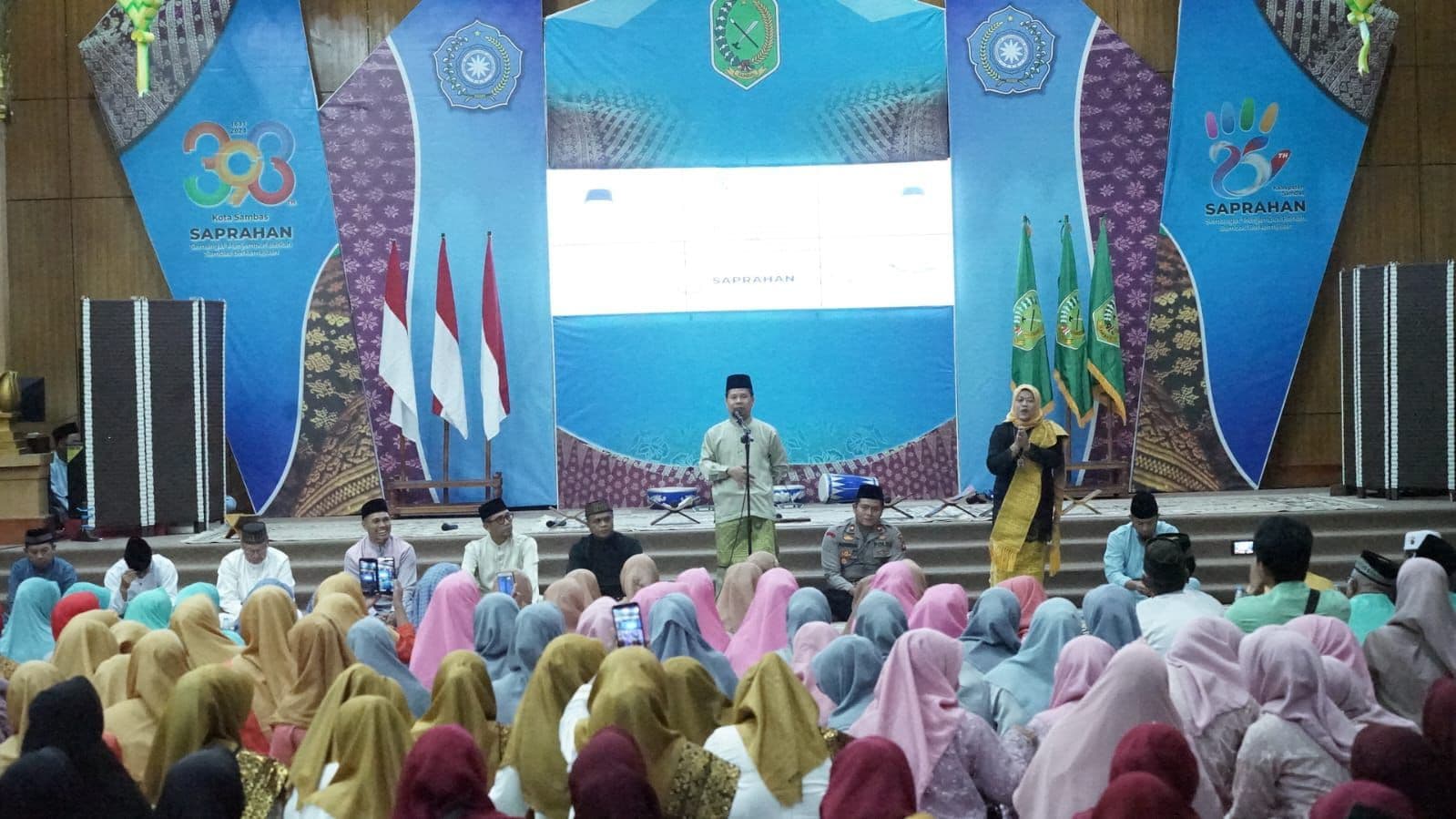 Hadiri Pertunjukan Zikir Maulid, Bupati Satono Komitmen Jadikan Festival Zikir Maulid Agenda Tahunan zikir-maulid-sambas