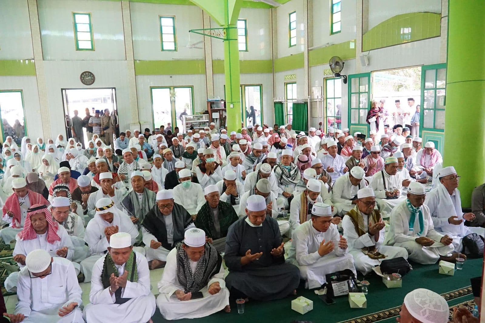 Sambut 321 Jemaah Haji, Satono : Semoga Menjadi Haji yang Mabrur bupati-satono-sambut-haji
