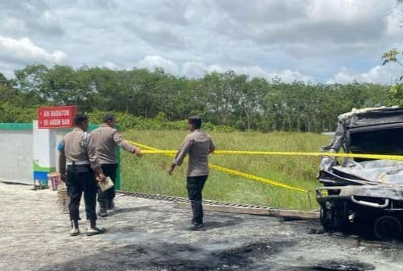 Mobil Terbakar di SPBU Galing Saat Mengisi Bensin dengan Mesin Menyala, Pemilik Mobil Terbakar kebakaran-spub-galing